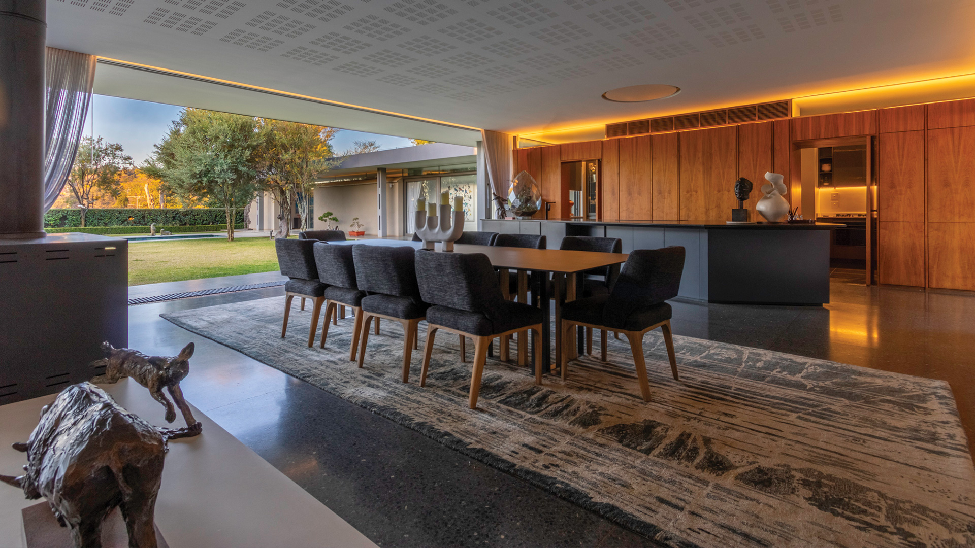 http://51A-First-Road-Dinning-Room-Kitchen