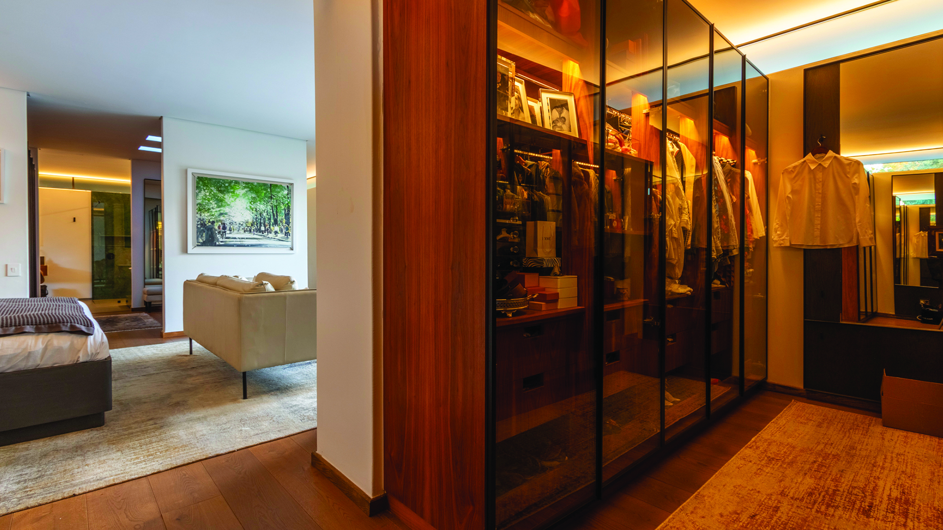 http://51A%20First%20Road%20Walkin%20Cupboard